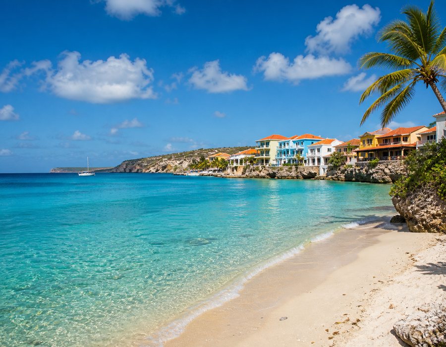 Tropisch strand op Cura&ccedil;ao